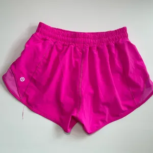 Lululemon Hotty Hot Low-Rise Short Sonic Pink thumbnail 4