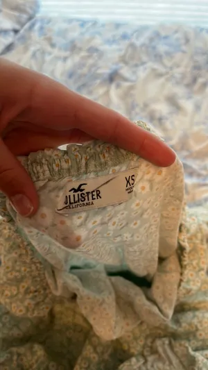 Hollister Romper Floral thumbnail 5