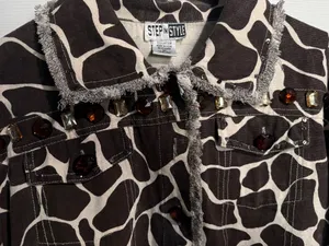 Step n Style Women’s Brown & Cream Giraffe-Print Jeweled Jean Jacket. Size M thumbnail 4