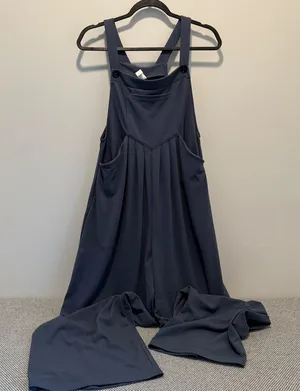 Halara Navy Wide Leg Overalls Jumpsuit Adjustable Straps Pockets Lagenlook sz M thumbnail 1