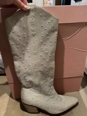 White Rhinestone cowgirl boots Size 7.5 thumbnail 1