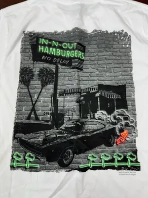 In-N-Out Las Vegas White Graphic Tee Shirt Size Medium thumbnail 4