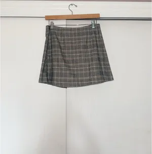 H&M Plaid Skirt  thumbnail 3