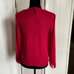 Forever‎ 21 Womens Blouse Size Small Red 80s Mom Lace Neckline Long Sleeves thumbnail 4