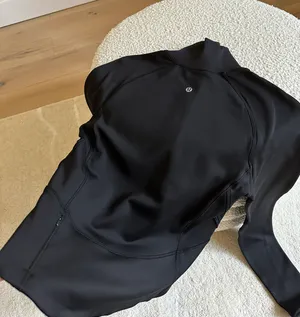 Lululemon Cropped Half-Zip thumbnail 8