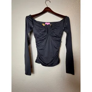 EDIKTED Halle Abstract Wavy Hardware Off the Shoulder Top Black XS thumbnail 2