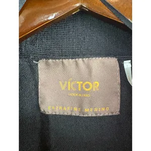 Women’s Víctor Alfaro Small Black Wool Cardigan thumbnail 5