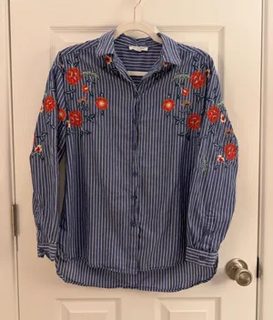 BeachLunchLounge Blue Striped Floral Embroidered Button Down Shirt Small thumbnail 1