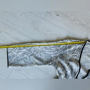Morgan Taylor Intimates Black and White Paisley Robe Size M Midi Length Tie Belt thumbnail 7