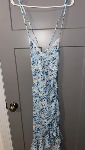 Pretty Little Thing Blue Floral Print Lace Up Midi Dress thumbnail 5