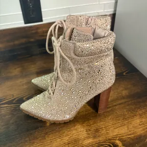 Steve Madden Illisa Rhinestone Lace‎ Up Booties Size 7.5 thumbnail 2