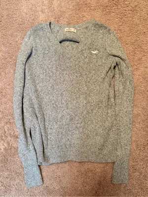 Hollister Gray V-Neck Sweater thumbnail 1