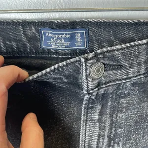 Abercrombie & Fitch Women's Zip Side Ultra High Rise Mom‎ Jean Black Size 10 thumbnail 6