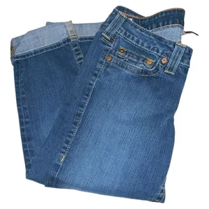 True religion Women's Blue Jean capris. New thumbnail 15