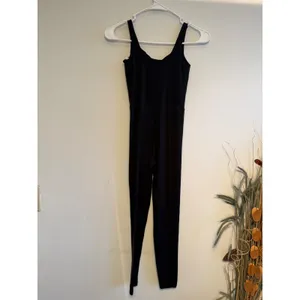 OFFLINE by‎ Aerie Real Me Black V-Neck Activewear Jumpsuit Womens XS 3471 thumbnail 3