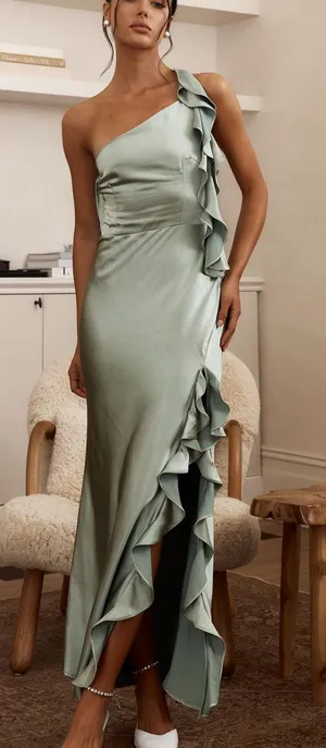 Selfie Leslie Jayda One Shoulder Ruffle Trim Maxi Dress Sage NWT Size XXL thumbnail 1