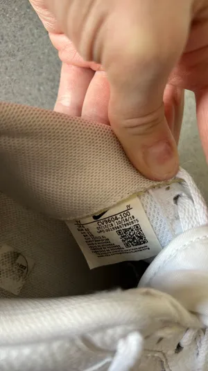 Nike Air Force 1 thumbnail 9