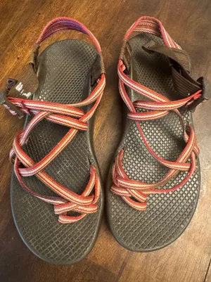 Chacos women's Zx/s classic red sandals size 7 thumbnail 1