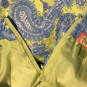 Lilly & Van Women's‎ Size Large Skirt - Blue Paisley Print with Pleated Trim thumbnail 4