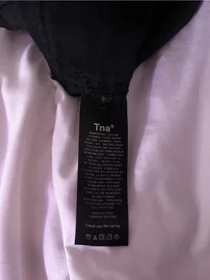 Aritzia TNA 3” Black Cargo Shorts with Utility Belt thumbnail 9
