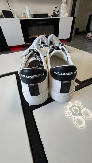 🎀🐾 ✨ Karl Lagerfeld Paris "Capree" White Sneakers • Size 11M • Brand New ✨🎀🐾 thumbnail 8