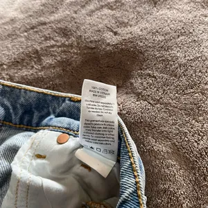 PACSUN Distressed Lightwash Denim Jeans 90’s Straight Women’s Sz 23 EUC thumbnail 6