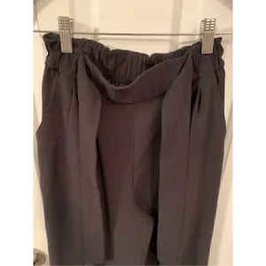 Lululemon black high waisted pants with pockets no size tag fits 0-2 thumbnail 2