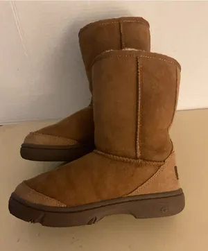 UGG women chestnut suede sheepskin short classic boots US 5 thumbnail 1