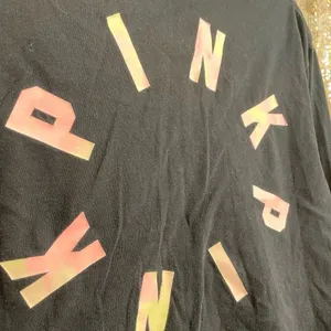 PINK Victorias Secret Black Pink Logo Cropped Long Sleeve Top, M thumbnail 5