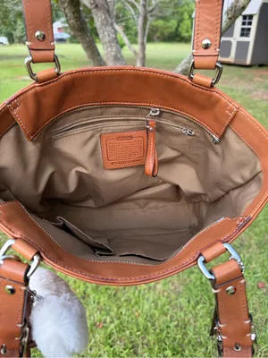 Coach Hamilton F13089 Burnished Leather Tote Cognac Brown Bag Dog Charm thumbnail 3