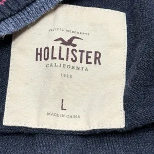 Hollister Y2K Navy V-Neck Sweater Red Striped Trim Preppy Bella Swan Core L thumbnail 4