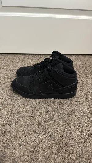 Jordan 1 Mid thumbnail 2
