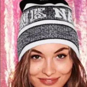 PINK Victoria’s Secret Black & White Pom Pom Beanie thumbnail 3