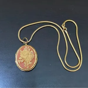 Vintage Flower Cameo Locket Pendant Gold-plated Round Snake Chain 24” Necklace thumbnail 8
