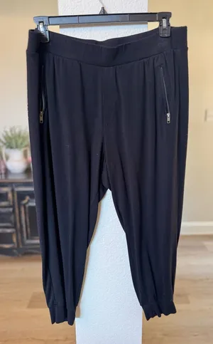 Torrid Jogger Pants Size 2 Black Zip Pocket thumbnail 1