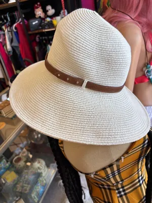 Nine West White Woven Straw Wide Brim Sun Hat with Brown Faux Leather Band Studs thumbnail 1