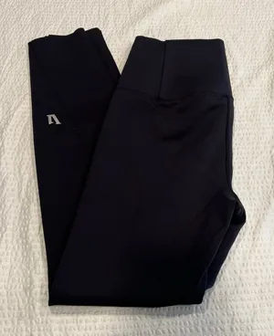 Vuori evolve black leggings size S women thumbnail 1