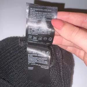 H&M Divided Black Beanie Hat thumbnail 5