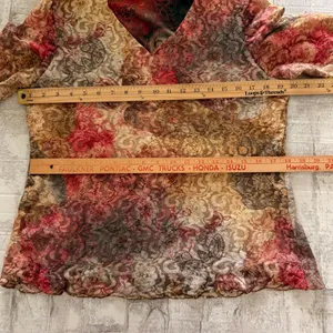 VTG Y2K Abstract Floral Sheer Lace Mesh V-Neck Lettuce Hem Top Made in USA thumbnail 6