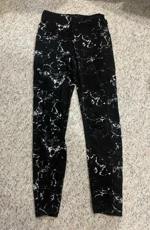 Pop fit black, white marble leggings with pockets S thumbnail 1