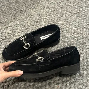 Steve Madden “Heart” Vintage Black Suede Horsebit Loafers Size 8 1/2 B 36518 thumbnail 4
