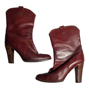 Vtg 1970s Made in Uruguay Burgundy Leather Pointed Toe Short Western Boots 6.5 thumbnail 1