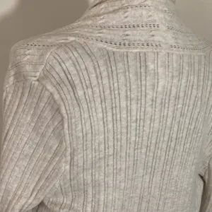 St Johns Bay Women’s Open Cardigan Sweater Size M Color Cream Long Sleeve Knit thumbnail 4
