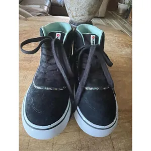 AIRWALK Black High Top Genuine Suede/ Canvas Sneakers Shoes for Girls Size USA 6 thumbnail 2