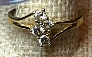 Vintage 1980s Korea Gold-Tone Bypass Cluster Ring Round Faux Diamonds Size 7.5 thumbnail 1