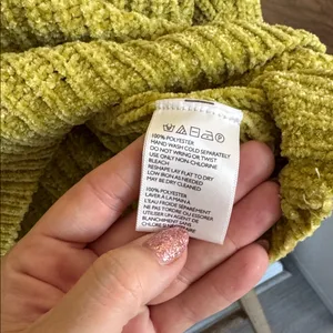 Urban Outfitters Textured Knit Sweater in Yellow green thumbnail 3