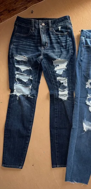 Lot of 2 American Eagle Skinny Distressed jeans size 4 thumbnail 1