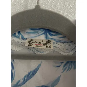 Free People Beauty Sleep‎ Shirt Womens Medium White Blue Floral Satin Lounge thumbnail 4