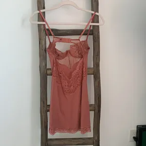 Delicate and soft lace peach pink Victoria’s Secret Slip Dress / Size XS thumbnail 4