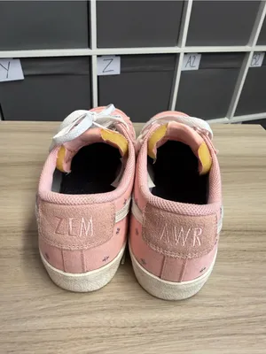 Nike Blazer Low Women's Pink Canvas Low-Top Sneakers thumbnail 3